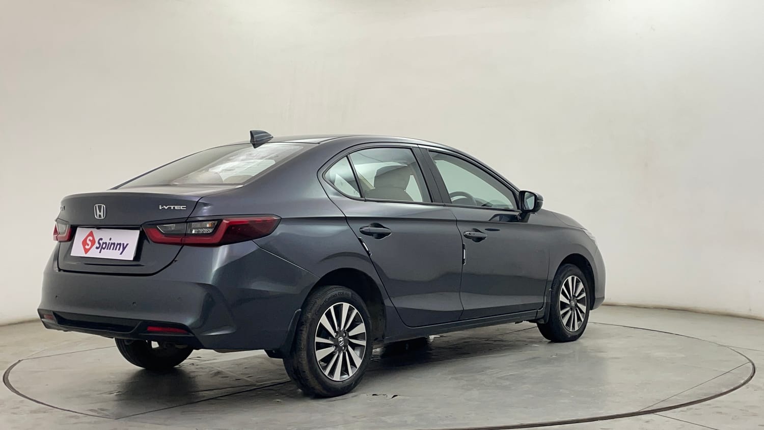 Used 2024 Honda City V Petrol MT Petrol Manual exterior RIGHT REAR CORNER VIEW