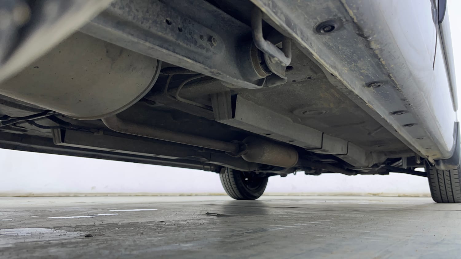Used 2012 Maruti Suzuki Wagon R 1.0 VXi Petrol Manual extra REAR RIGHT UNDERBODY VIEW