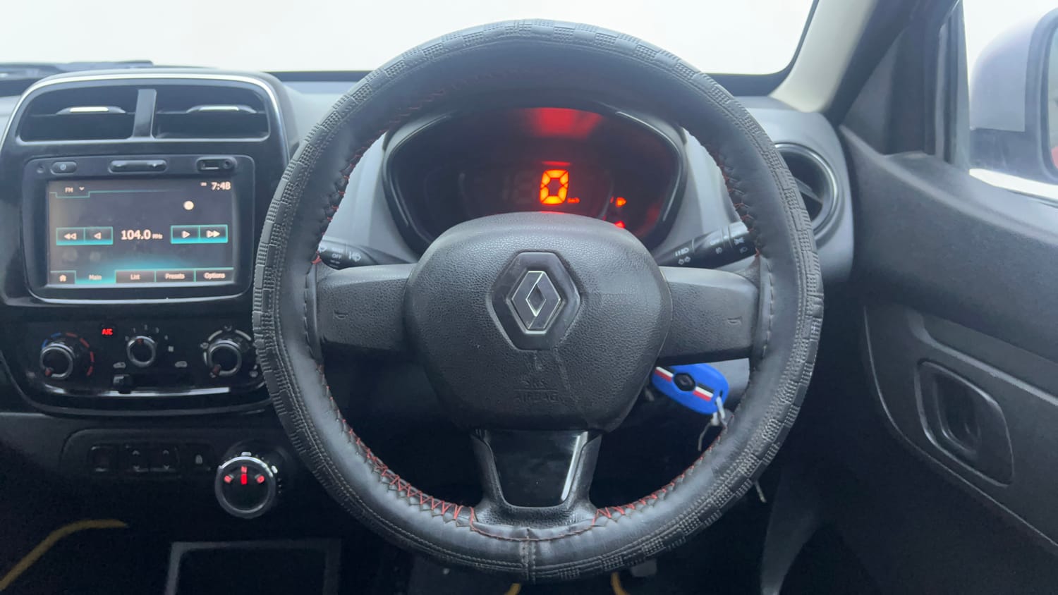 Used 2017 Renault Kwid 1.0 RXT AMT Opt Petrol Automatic interior STEERING VIEW