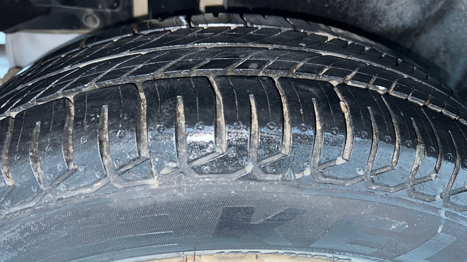 Used 2013 Maruti Suzuki Swift Dzire VXI Petrol Manual tyres RIGHT REAR TYRE TREAD VIEW