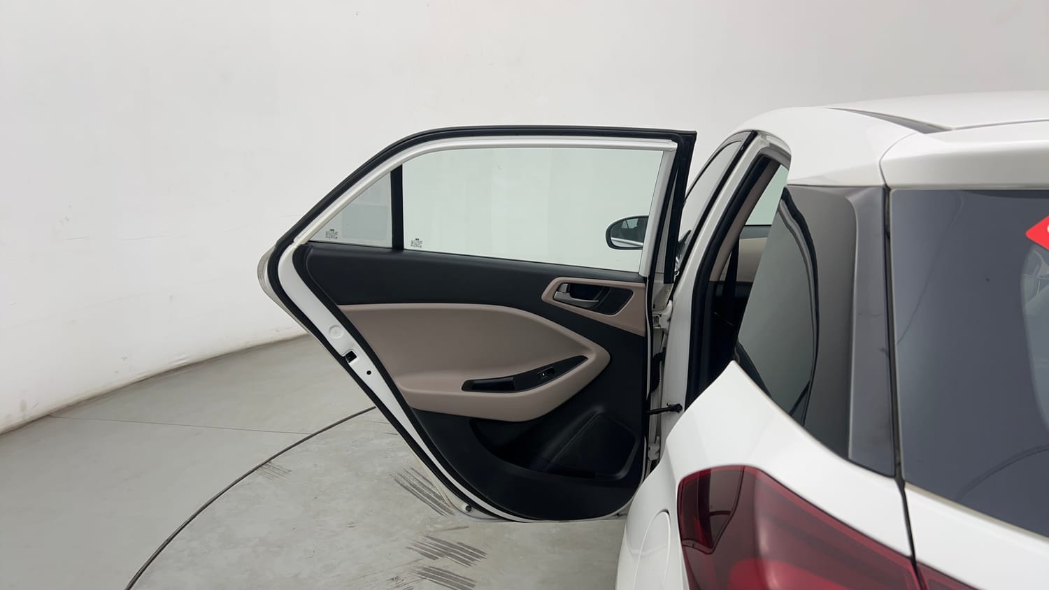 Used 2018 Hyundai Elite i20 Magna Executive 1.2 Petrol Manual interior LEFT REAR DOOR OPEN VIEW