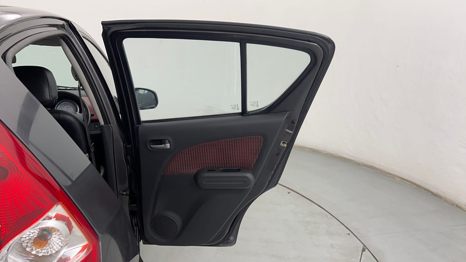 Used 2013 Maruti Suzuki Ritz Zxi BS-IV Petrol Manual interior RIGHT REAR DOOR OPEN VIEW