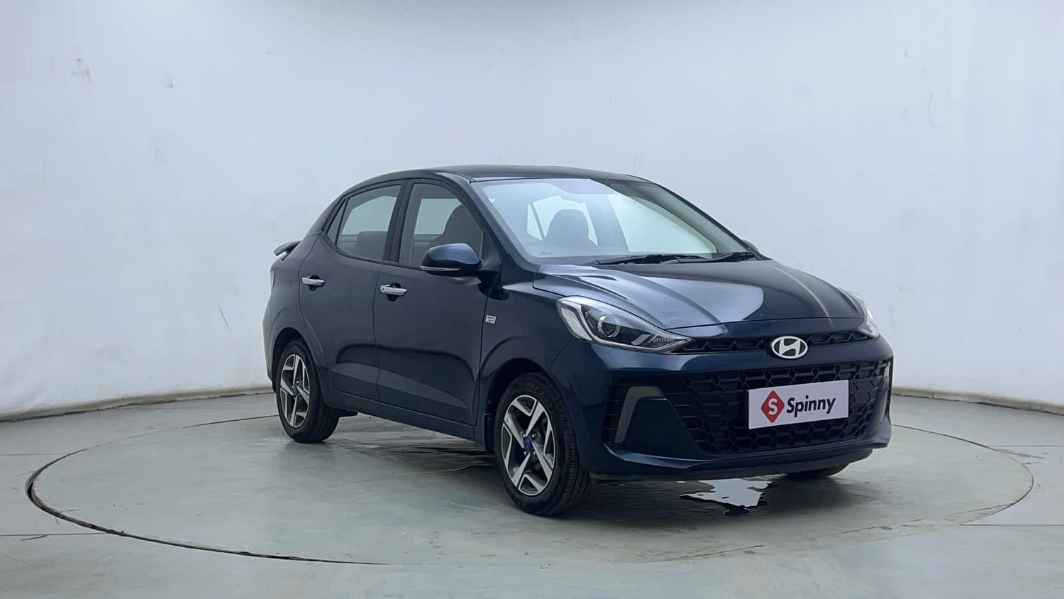 Used 2025 Hyundai Aura SX Plus 1.2 AMT Petrol Petrol Automatic exterior RIGHT FRONT CORNER VIEW