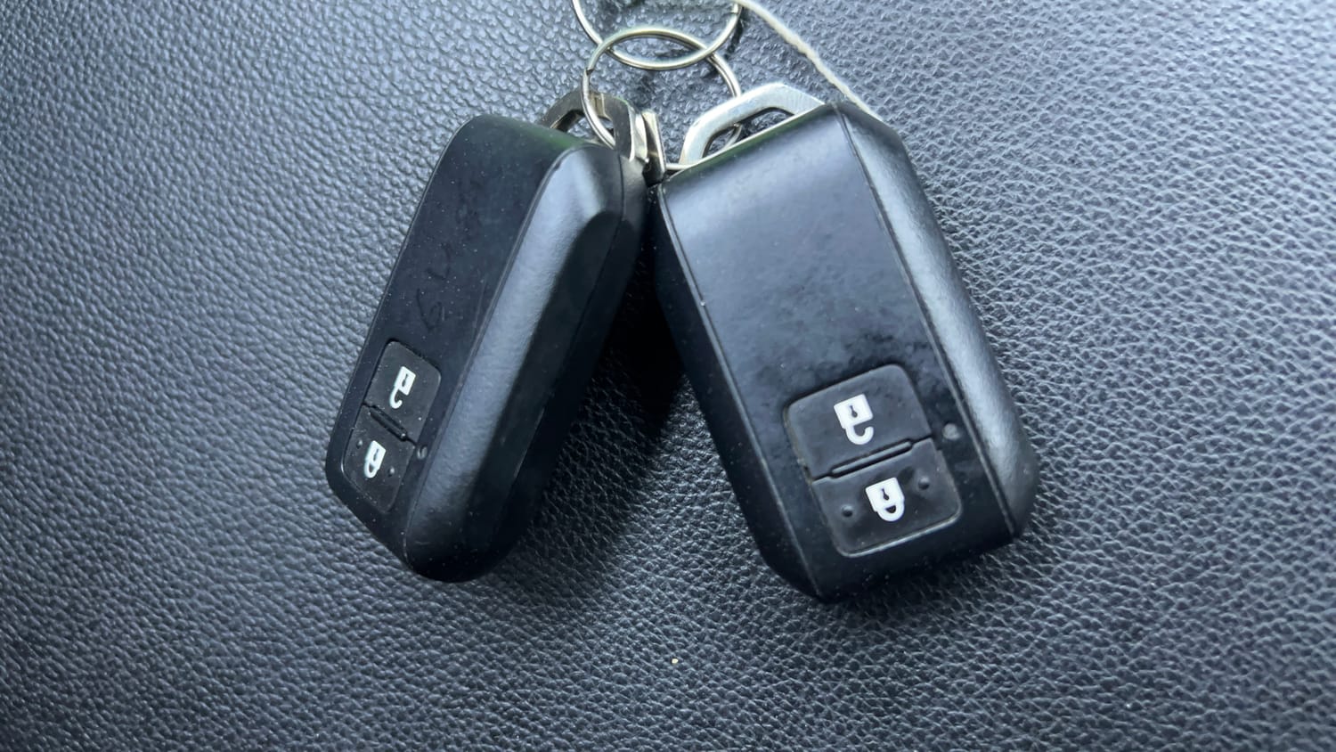 Used 2023 Maruti Suzuki Grand Vitara Delta Smart Hybrid AT Petrol Automatic extra CAR KEY VIEW