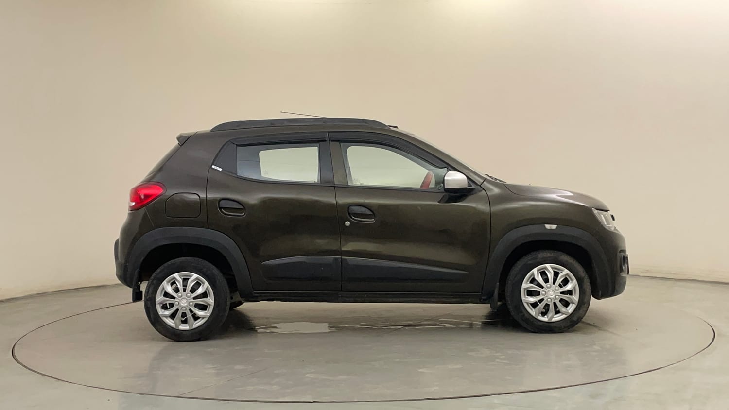 Used 2017 Renault Kwid 1.0 RXT AMT Petrol Automatic exterior RIGHT SIDE VIEW