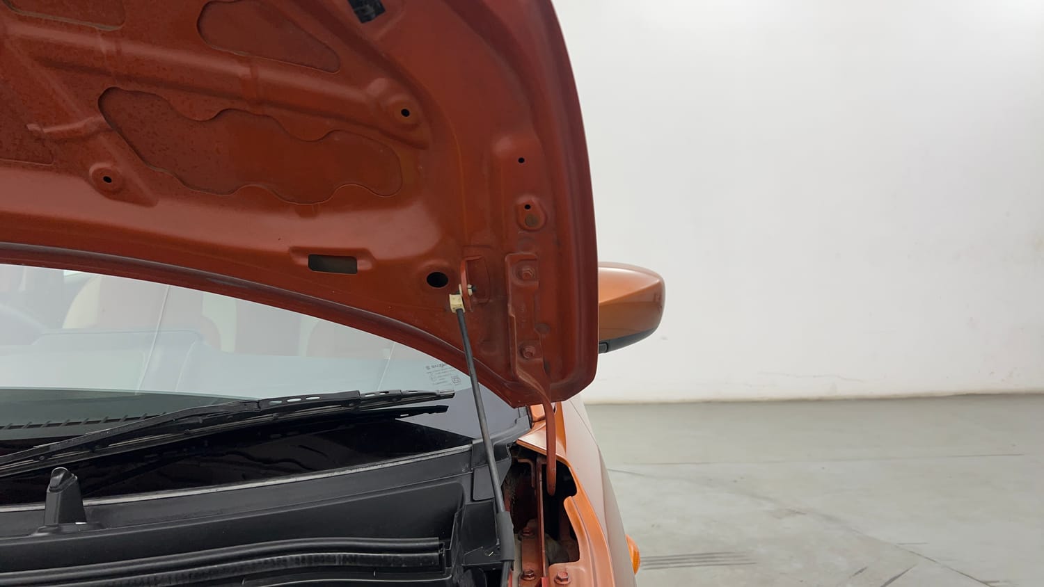 Used 2019 Maruti Suzuki Wagon R VXi 1.2 Petrol Manual engine ENGINE LEFT SIDE HINGE & APRON VIEW