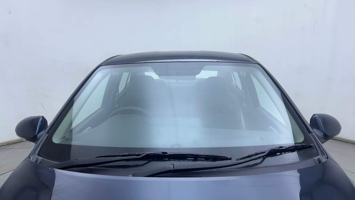 Used 2025 Hyundai Aura SX Plus 1.2 AMT Petrol Petrol Automatic exterior FRONT WINDSHIELD VIEW