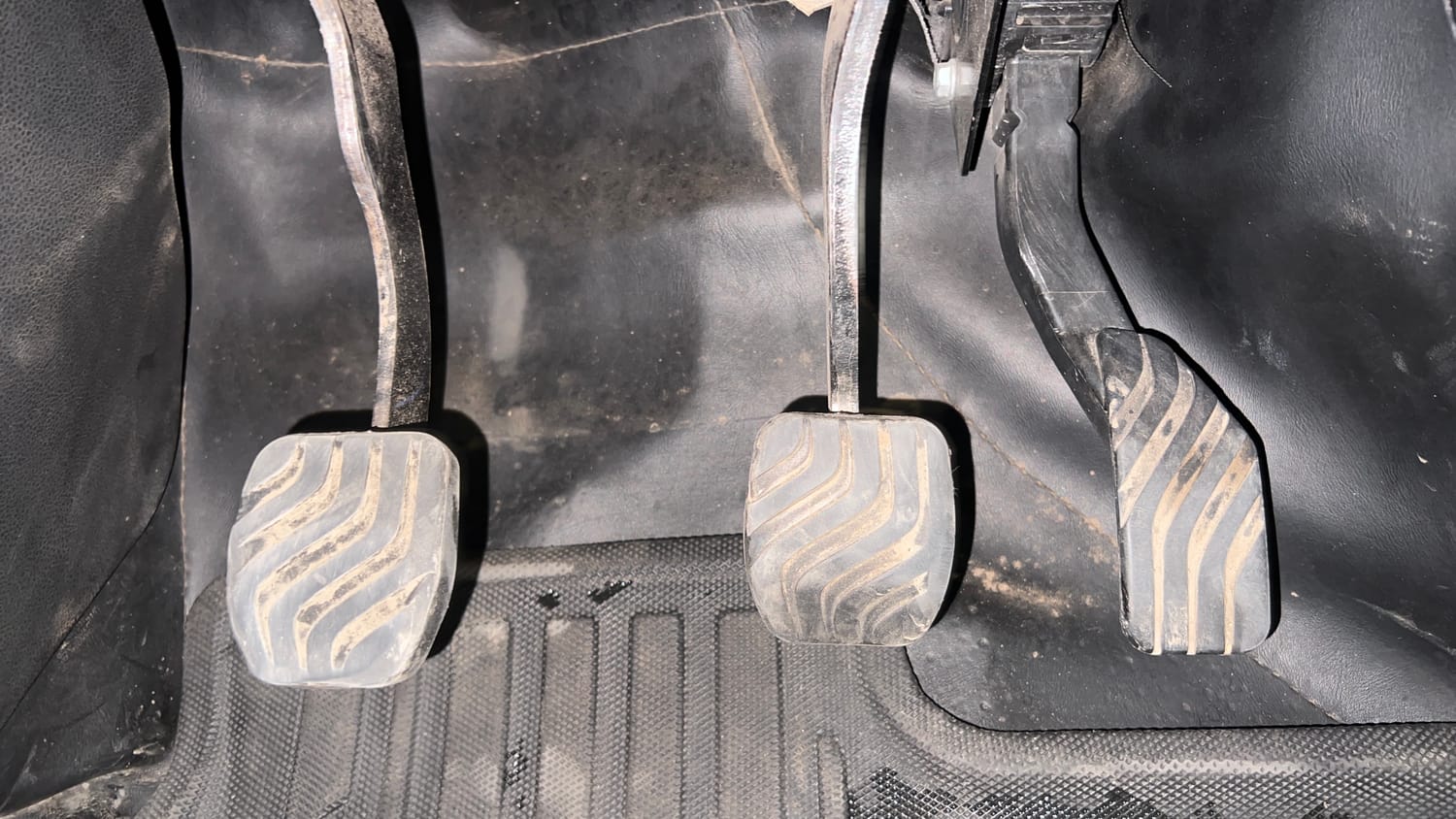 Used 2024 Renault Triber RXZ Petrol Manual interior PEDALS VIEW