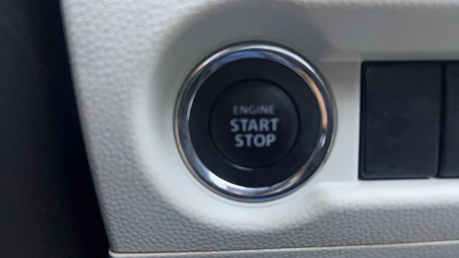 Used 2022 Maruti Suzuki Ignis Alpha 1.2 AMT Petrol Automatic top_features Keyless start