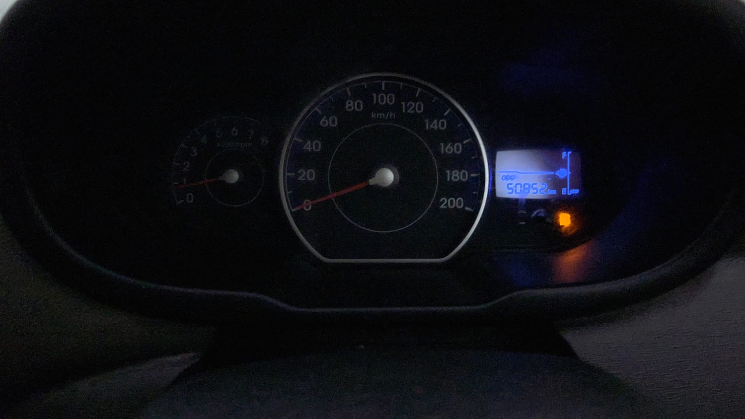 Used 2014 Hyundai i10 Sportz 1.1 iRDE2 Petrol Manual interior CLUSTERMETER VIEW