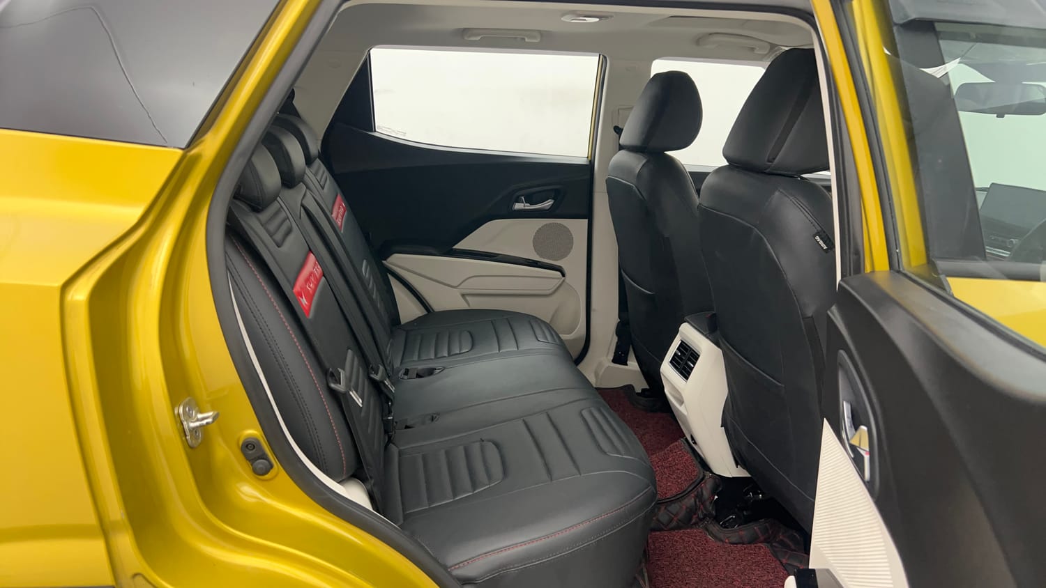 Used 2024 Mahindra XUV 3XO AX5 1.5 Diesel Autoshift Plus Diesel Automatic interior RIGHT SIDE REAR DOOR CABIN VIEW