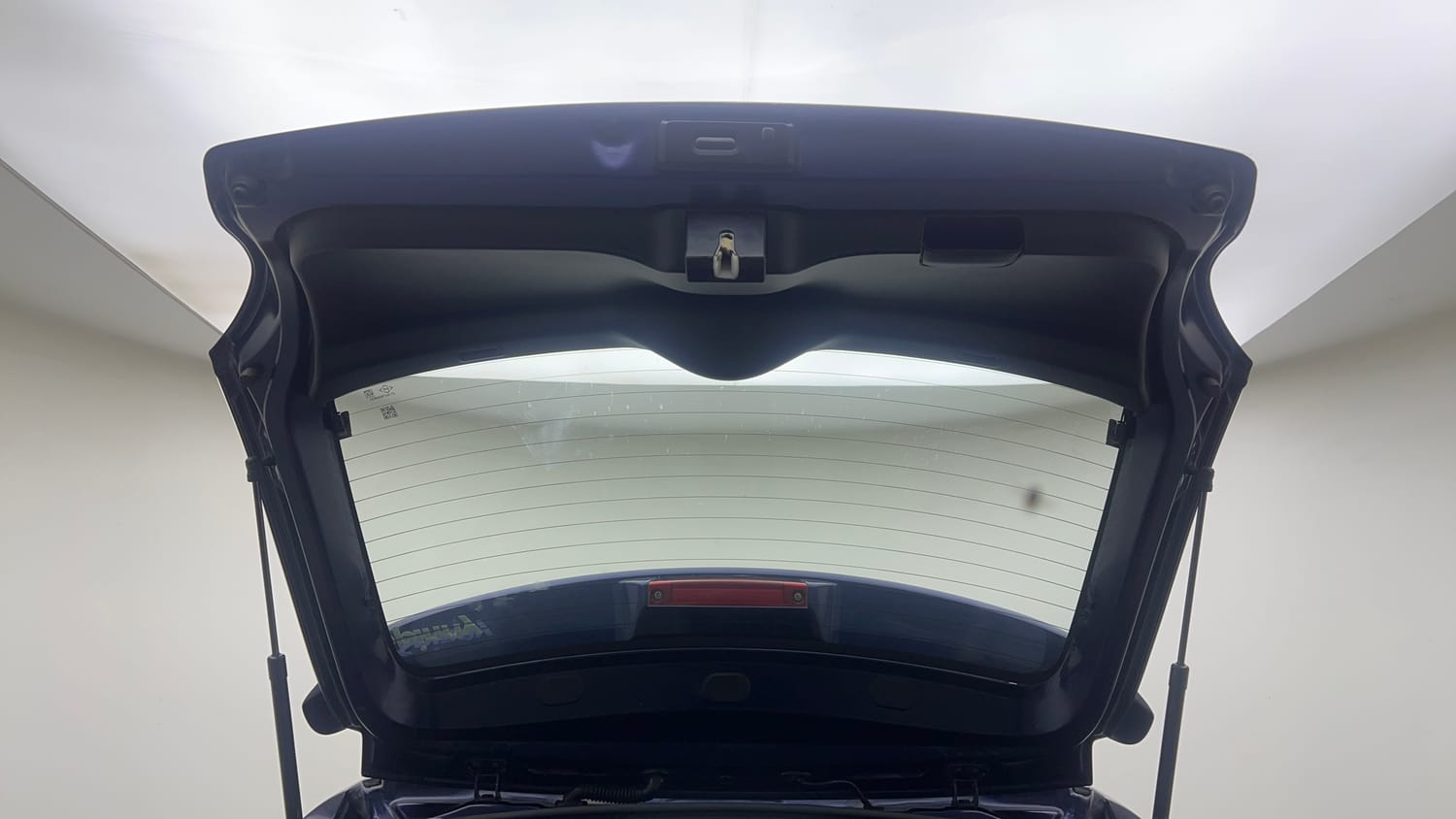 Used 2019 Toyota Glanza V CVT Petrol Automatic interior DICKY DOOR OPEN VIEW
