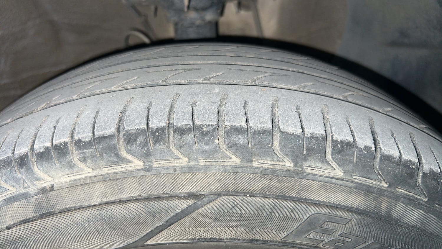 Used 2018 Hyundai Elite i20 Magna Executive 1.2 Petrol Manual tyres RIGHT FRONT TYRE TREAD VIEW