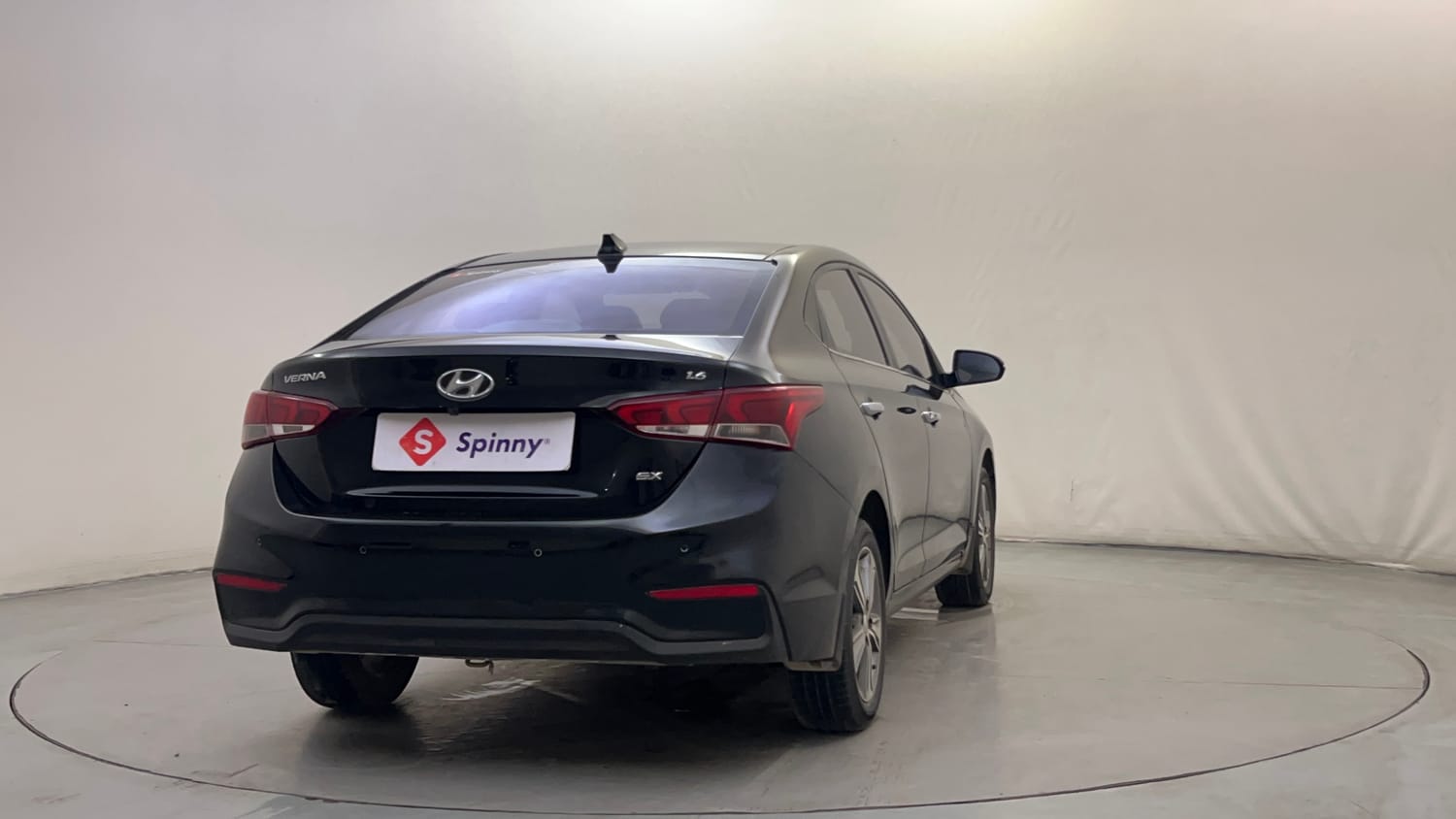 Used 2018 Hyundai Verna SX (O)1.6 VTVT Petrol Manual exterior RIGHT REAR CORNER VIEW