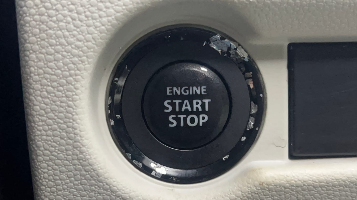 Used 2017 Maruti Suzuki Ignis Zeta 1.2 AMT Petrol Automatic top_features Keyless start