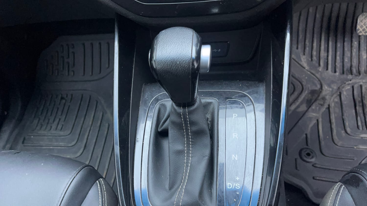 Used 2020 MG Motors Hector Sharp 1.5 DCT Petrol Petrol Automatic interior GEAR  KNOB VIEW