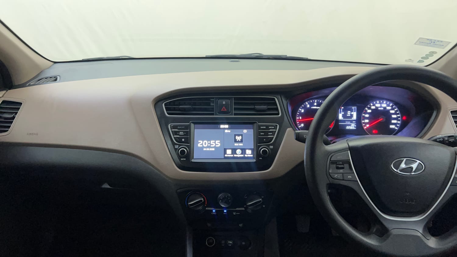 Used 2019 Hyundai Elite i20 Sportz Plus 1.2 Petrol Manual interior MUSIC SYSTEM & AC CONTROL VIEW