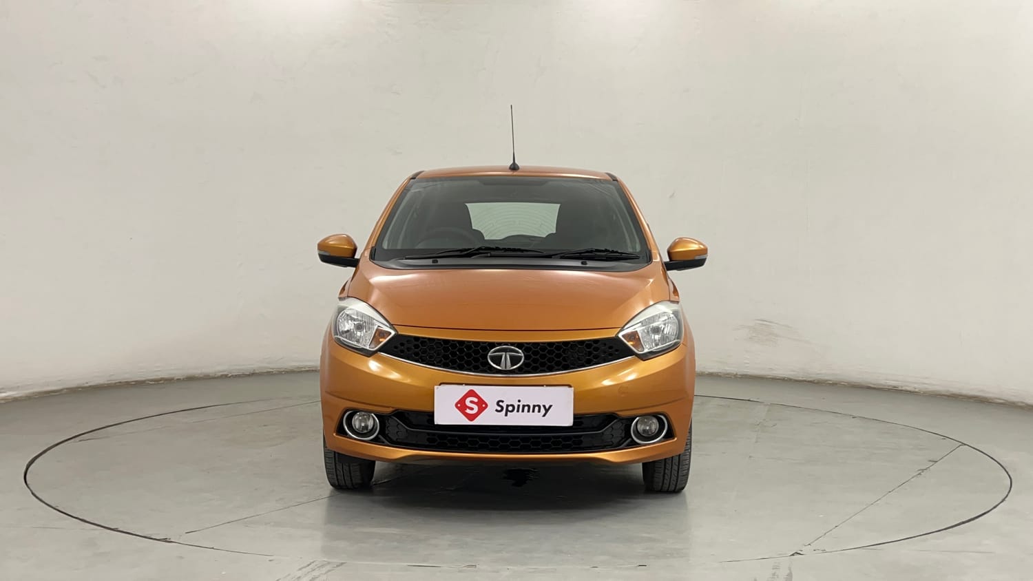 Used 2016 Tata Tiago Revotron XZ Petrol Manual exterior FRONT VIEW