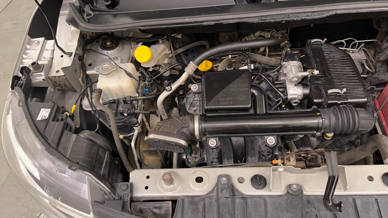 Used 2024 Renault Triber RXZ Petrol Manual engine ENGINE RIGHT SIDE VIEW