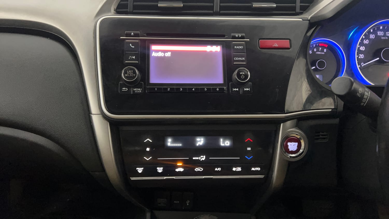 Used 2015 Honda City VX CVT Petrol Automatic interior MUSIC SYSTEM & AC CONTROL VIEW