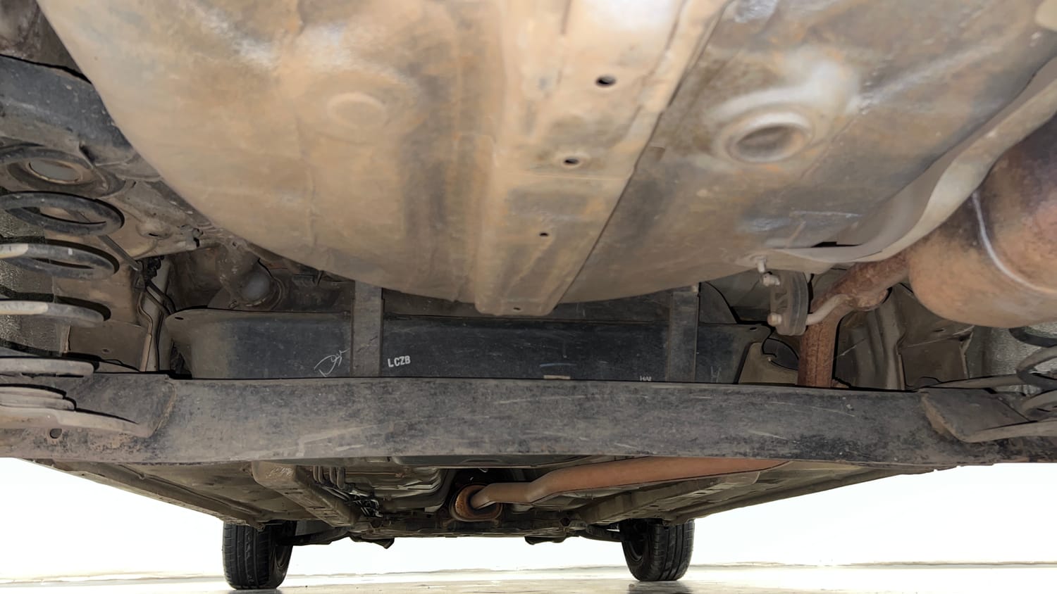 Used 2016 Hyundai Grand i10 Sportz 1.2 Kappa VTVT Petrol Manual extra REAR UNDERBODY VIEW (TAKEN FROM REAR)