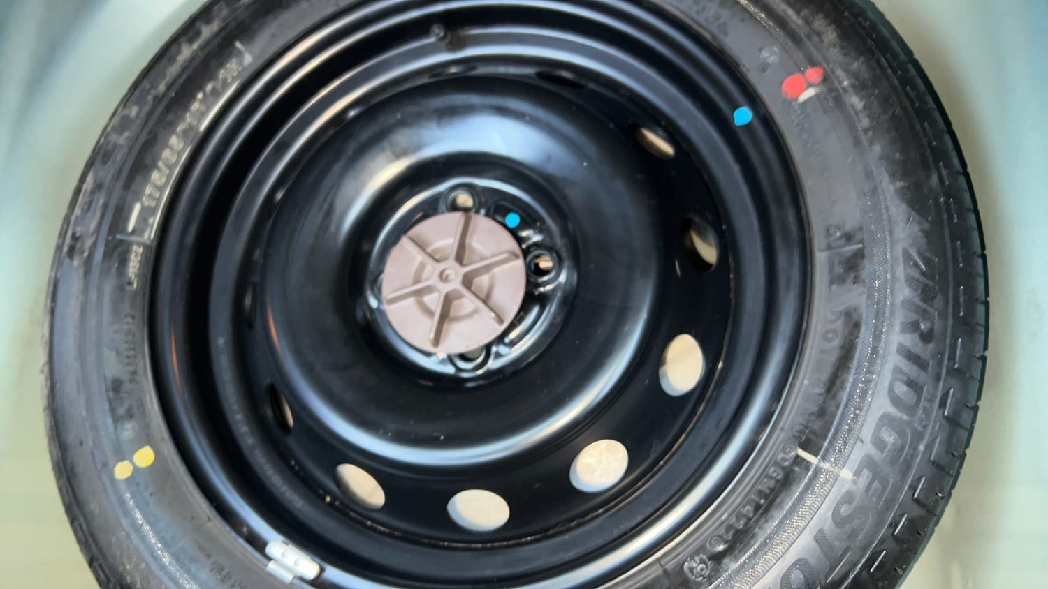 Used 2022 Maruti Suzuki Ignis Alpha 1.2 AMT Petrol Automatic tyres SPARE TYRE VIEW