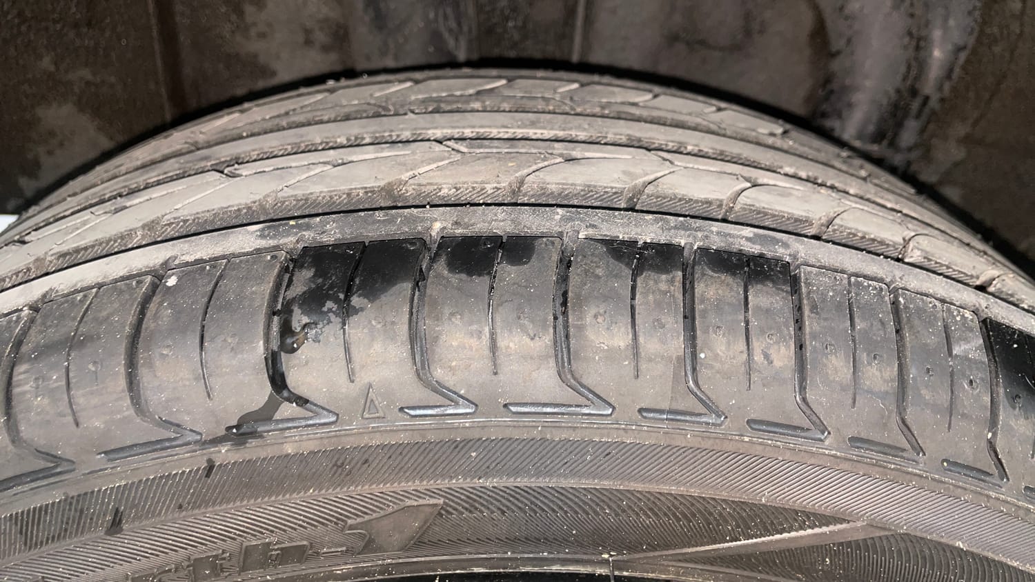 Used 2021 Renault Kiger RXZ Turbo CVT Petrol Automatic tyres RIGHT REAR TYRE TREAD VIEW