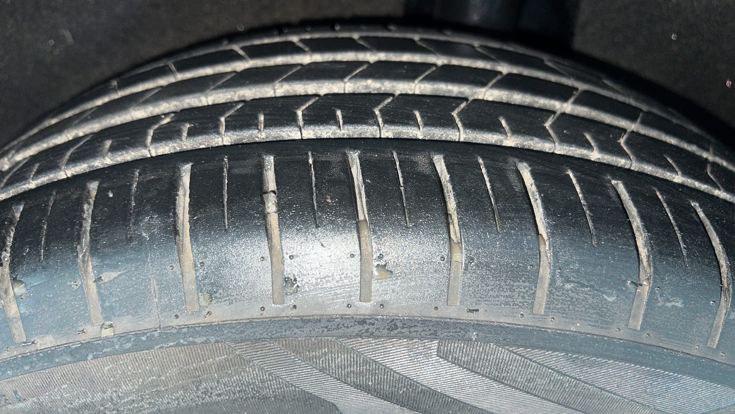 Used 2019 Toyota Glanza V CVT Petrol Automatic tyres LEFT REAR TYRE TREAD VIEW