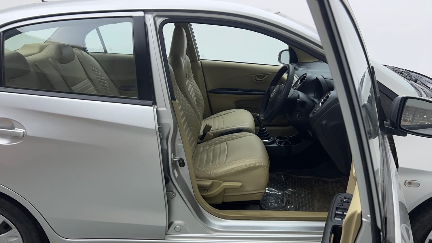 Used 2015 Honda Amaze 1.2 S i-VTEC Petrol Manual interior RIGHT SIDE FRONT DOOR CABIN VIEW