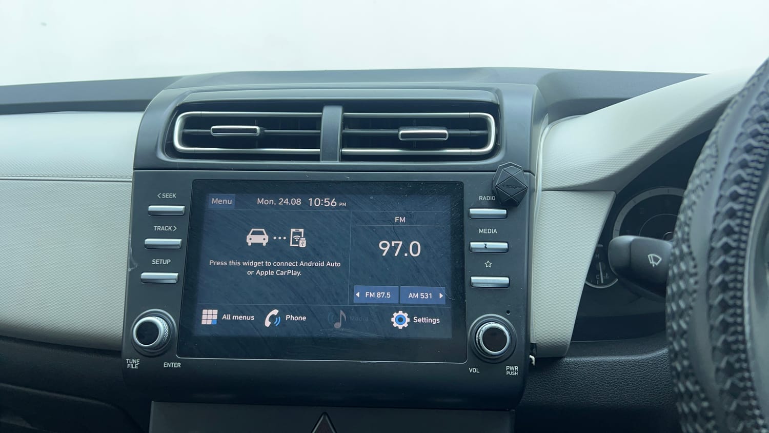 Used 2021 Hyundai Creta EX 1.5 Diesel Diesel Manual top_features Integrated (in-dash) music system