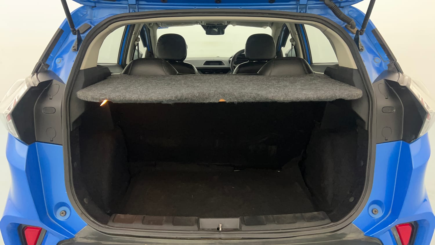 Used 2020 Tata Nexon XM (S) Petrol Manual interior DICKY INSIDE VIEW