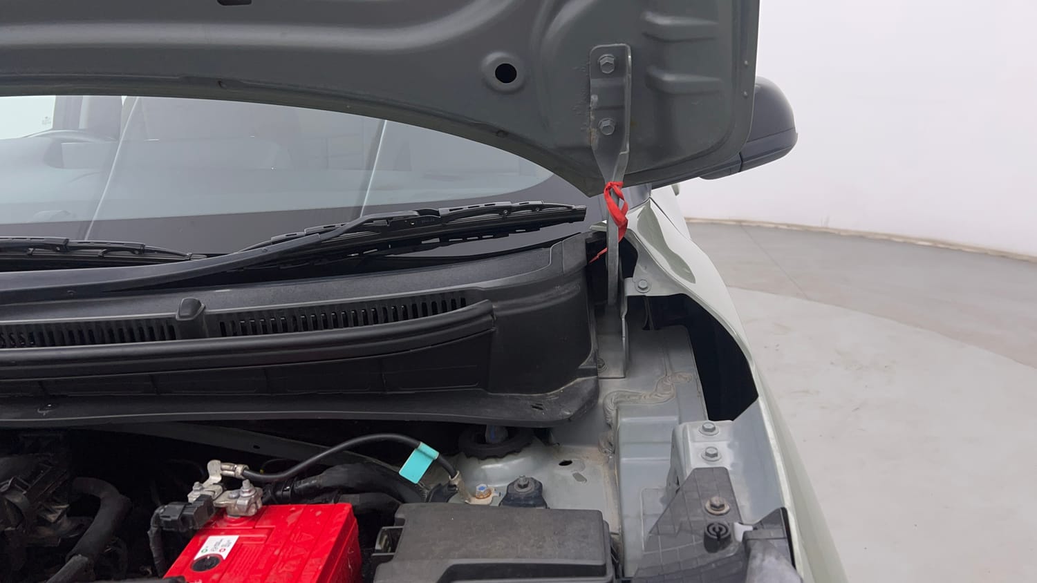 Used 2023 Hyundai Exter SX (O) Connect 1.2 AMT Petrol Automatic engine ENGINE LEFT SIDE HINGE & APRON VIEW