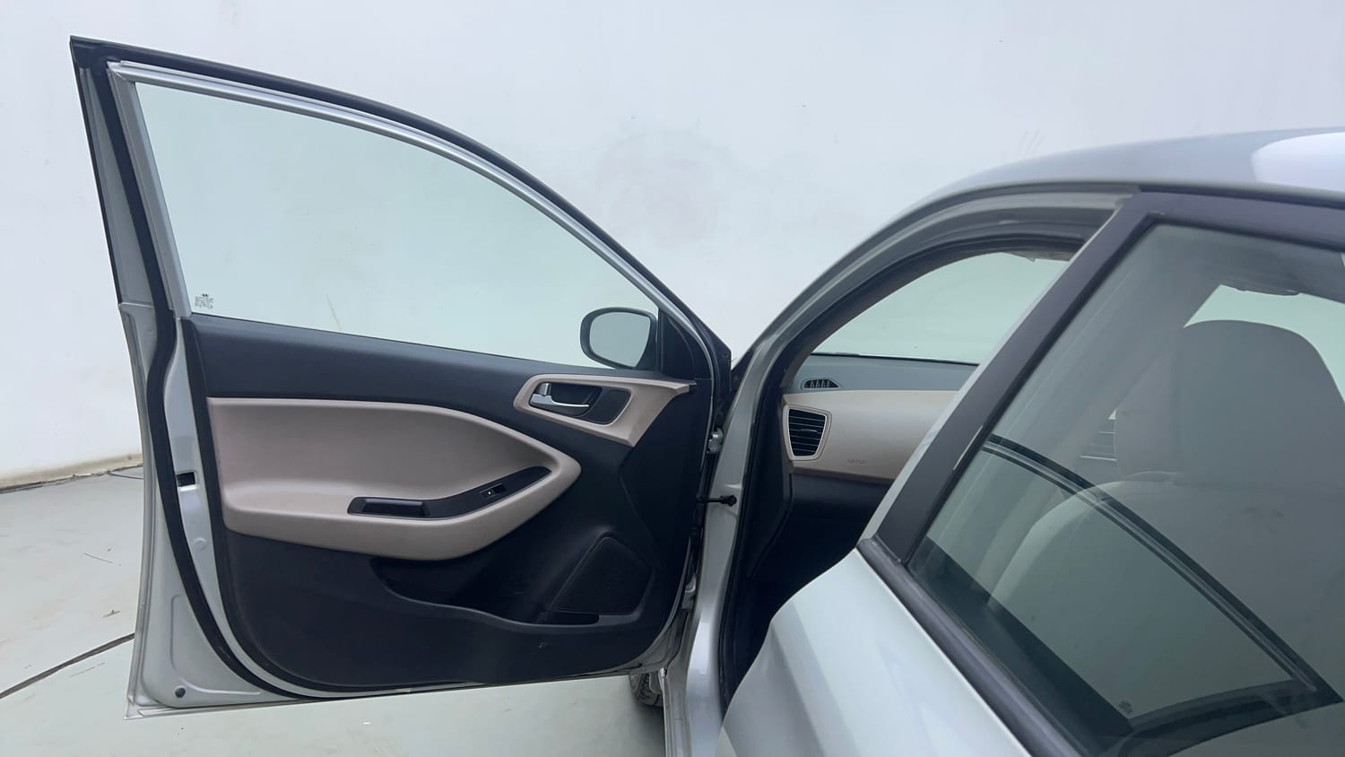 Used 2018 Hyundai Elite i20 Asta 1.2 Petrol Manual interior LEFT FRONT DOOR OPEN VIEW