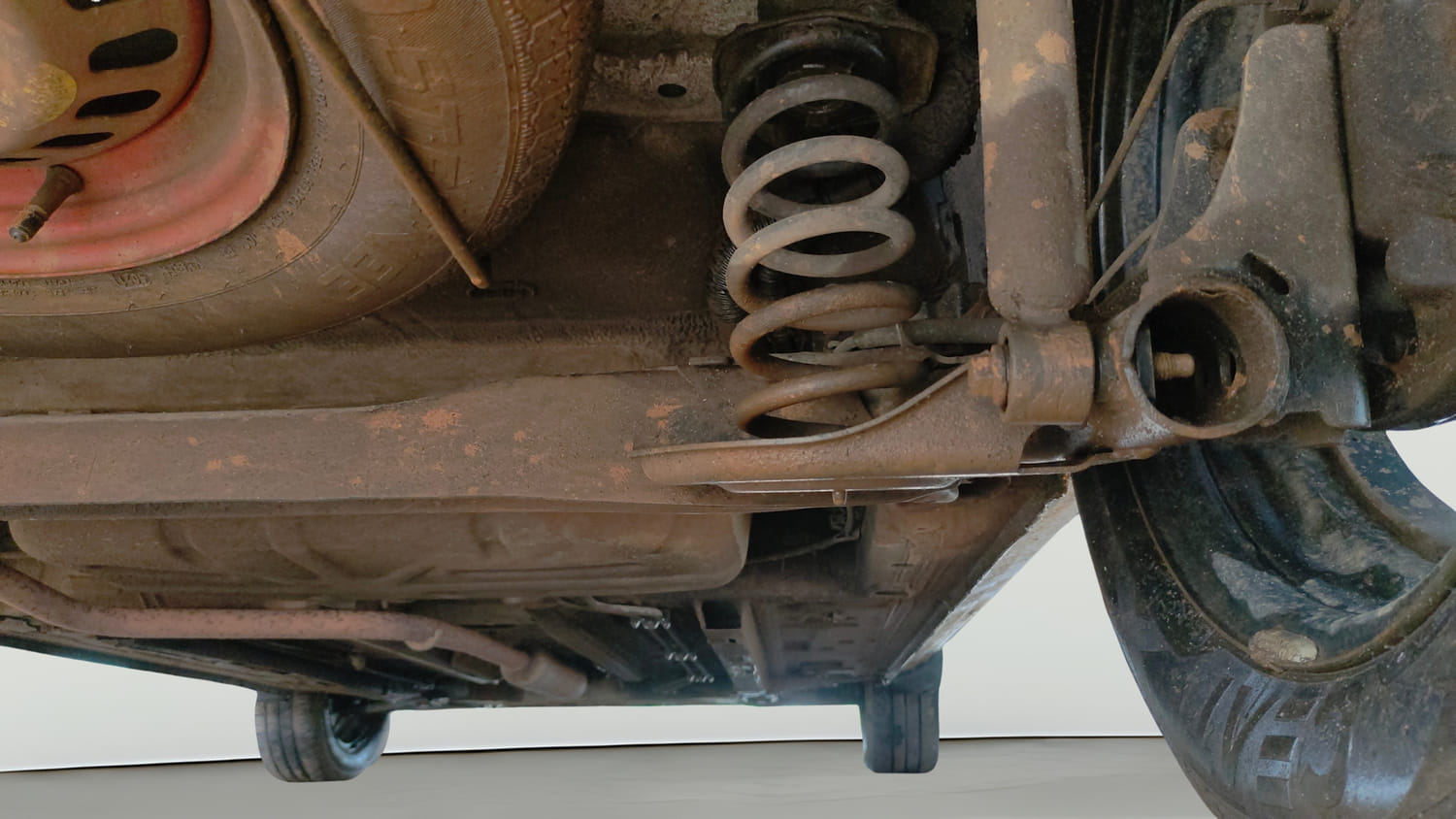 Used 2022 Renault Triber RXZ EASY-R AMT Petrol Automatic extra REAR RIGHT UNDERBODY VIEW