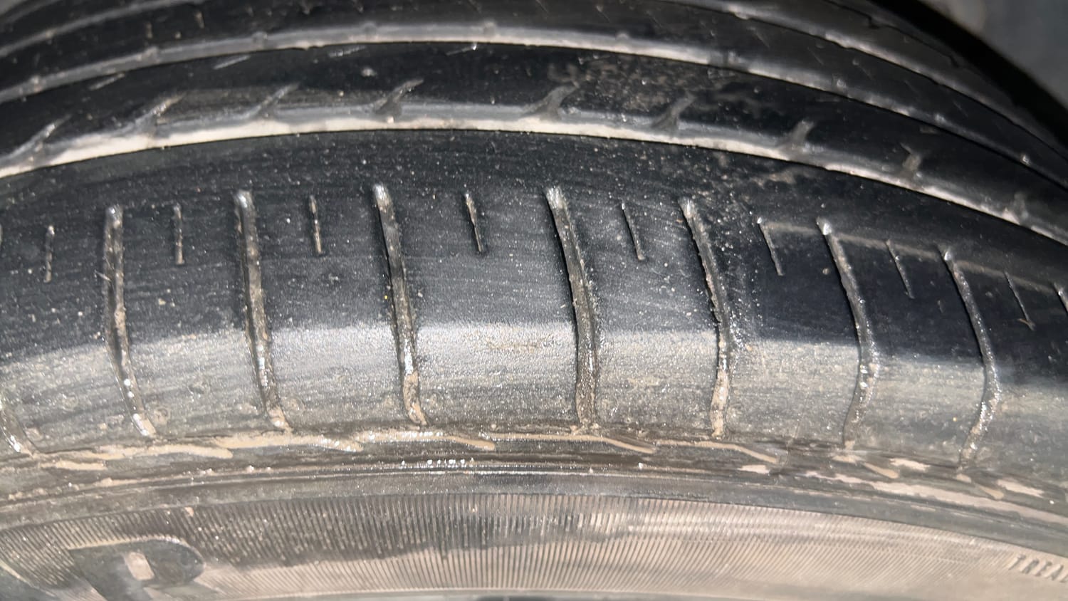 Used 2020 kia Seltos GTX Plus DCT 1.4 Petrol Automatic tyres LEFT REAR TYRE TREAD VIEW
