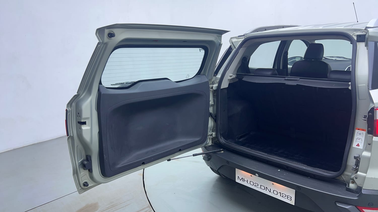 Used 2014 Ford EcoSport Titanium 1.5 TDCi (Opt) Diesel Manual interior DICKY DOOR OPEN VIEW