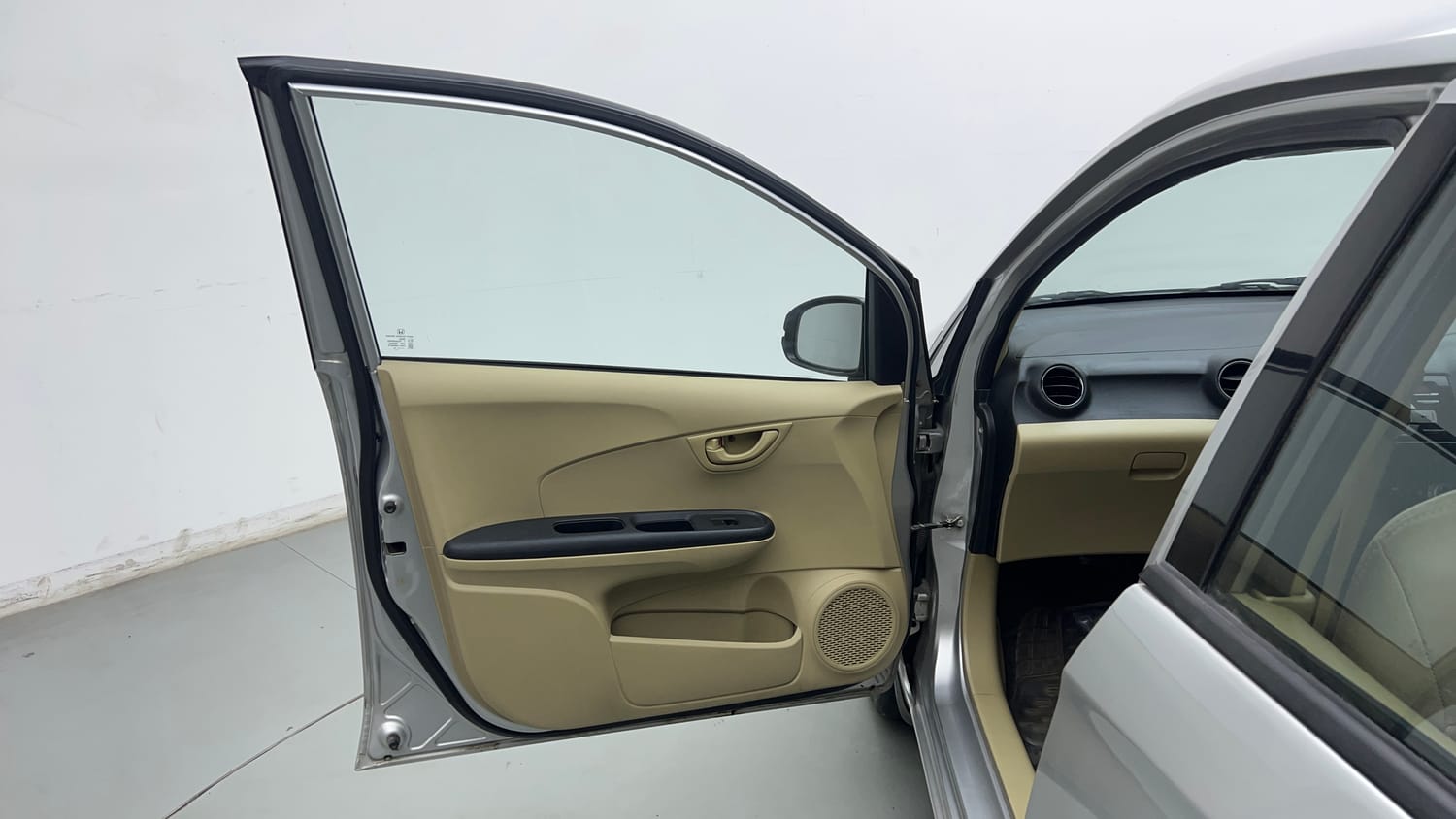 Used 2015 Honda Amaze 1.2 S i-VTEC Petrol Manual interior LEFT FRONT DOOR OPEN VIEW