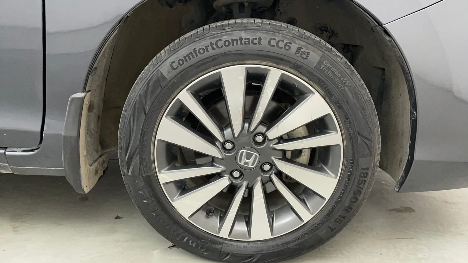 Used 2024 Honda City V Petrol MT Petrol Manual tyres RIGHT FRONT TYRE RIM VIEW