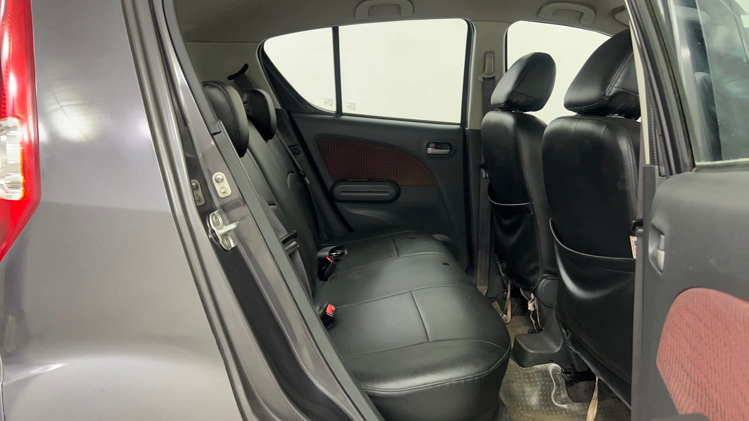 Used 2013 Maruti Suzuki Ritz Zxi BS-IV Petrol Manual interior RIGHT SIDE REAR DOOR CABIN VIEW