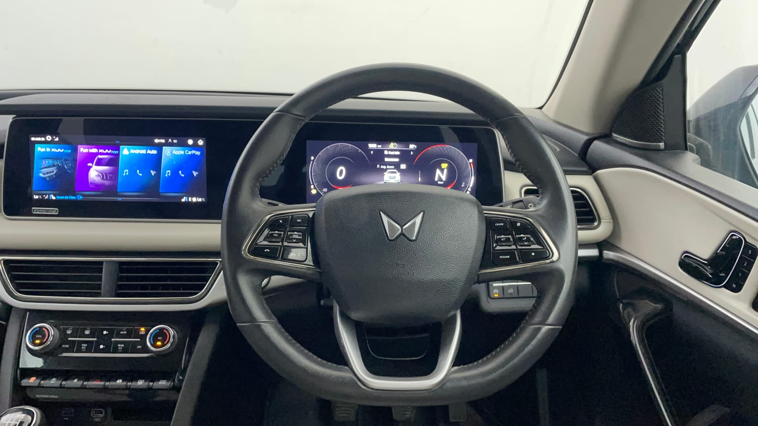 Used 2024 Mahindra XUV700 AX7 Luxury Pack Diesel MT 7 STR Diesel Manual interior STEERING VIEW