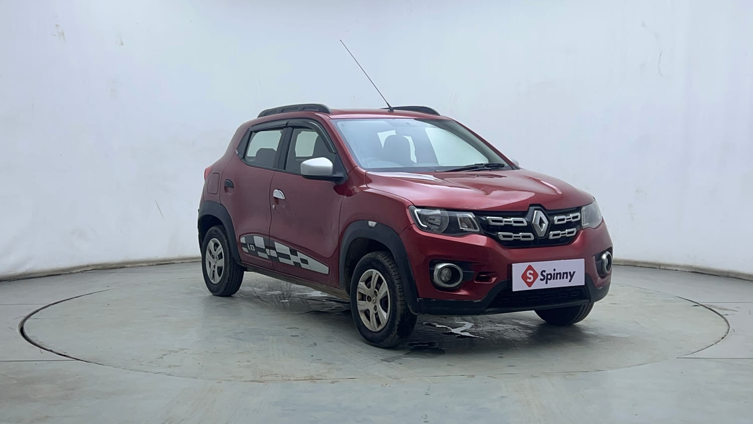 Used 2017 Renault Kwid 1.0 RXT AMT Opt Petrol Automatic exterior RIGHT FRONT CORNER VIEW