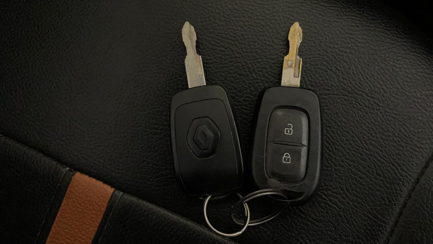 Used 2017 Renault Kwid 1.0 RXT AMT Petrol Automatic extra CAR KEY VIEW