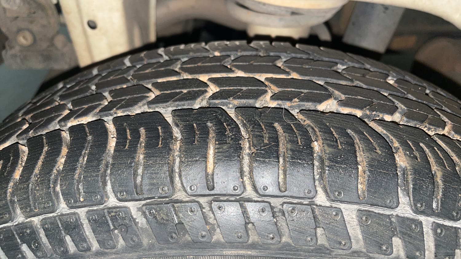 Used 2015 Maruti Suzuki Alto K10 VXi Petrol Manual tyres RIGHT REAR TYRE TREAD VIEW