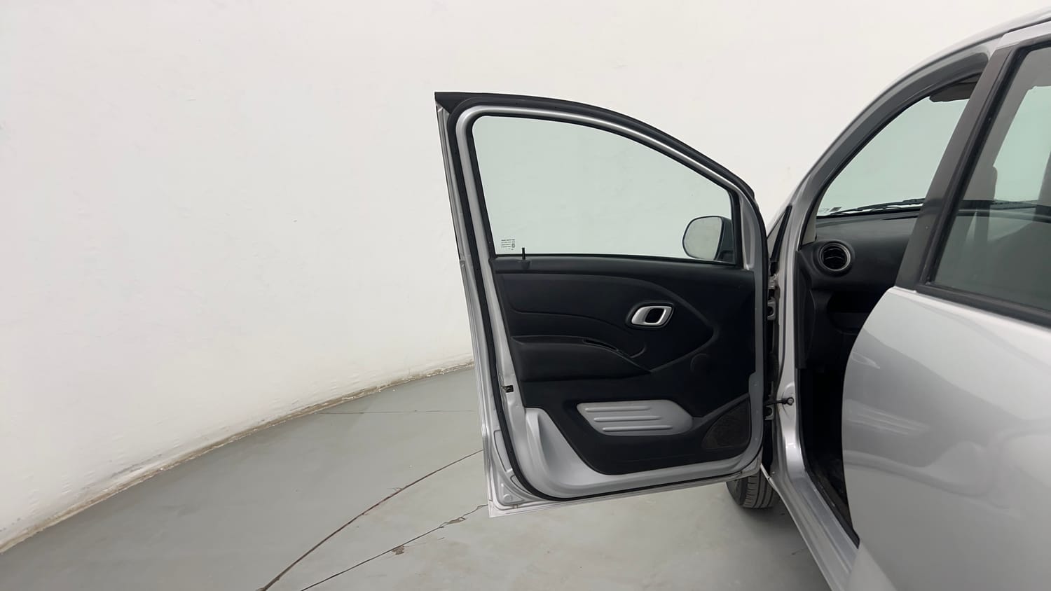 Used 2018 Datsun Redi-GO S Petrol Manual interior LEFT FRONT DOOR OPEN VIEW