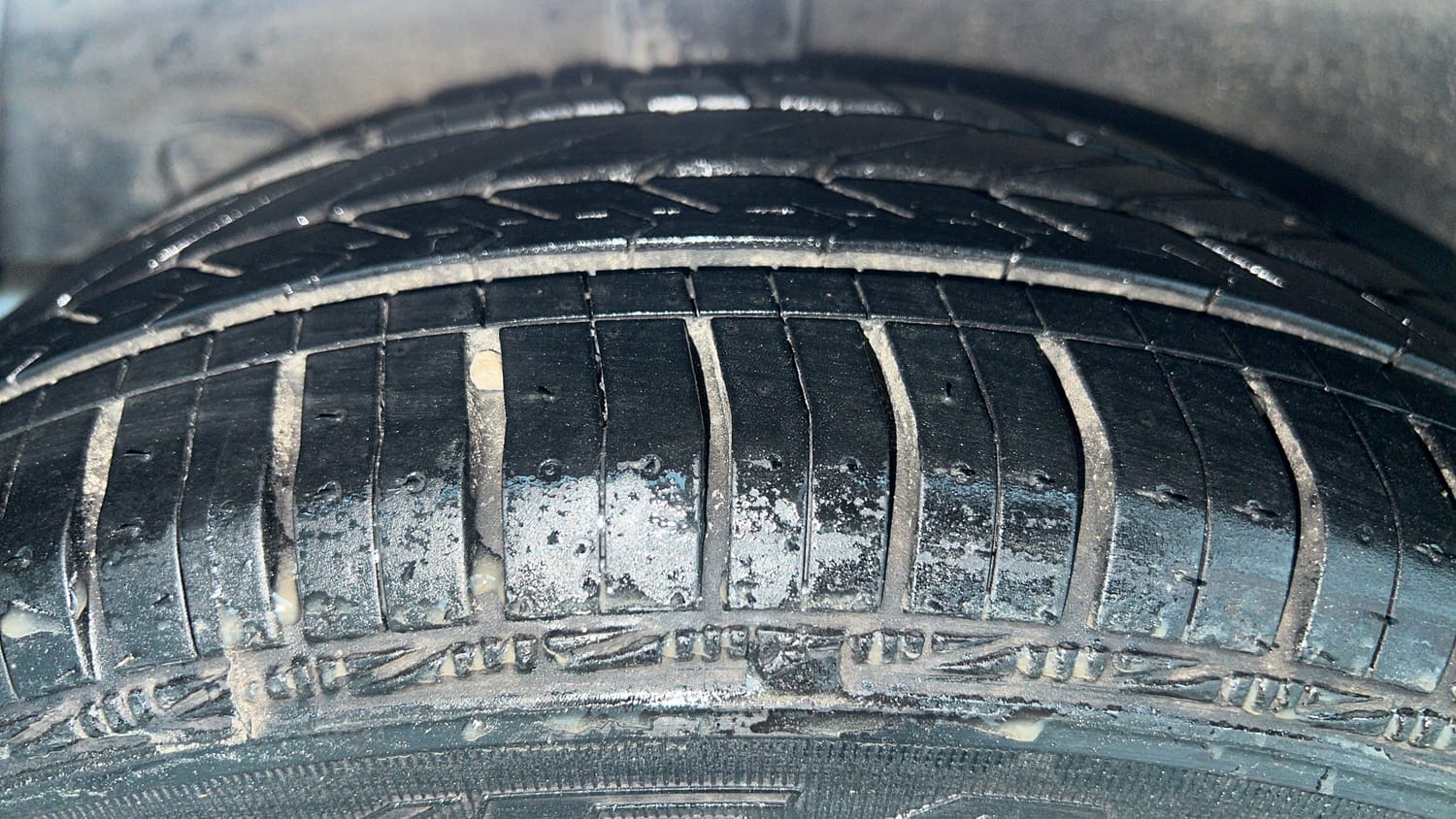 Used 2016 Hyundai Grand i10 Sportz 1.2 Kappa VTVT Petrol Manual tyres RIGHT REAR TYRE TREAD VIEW