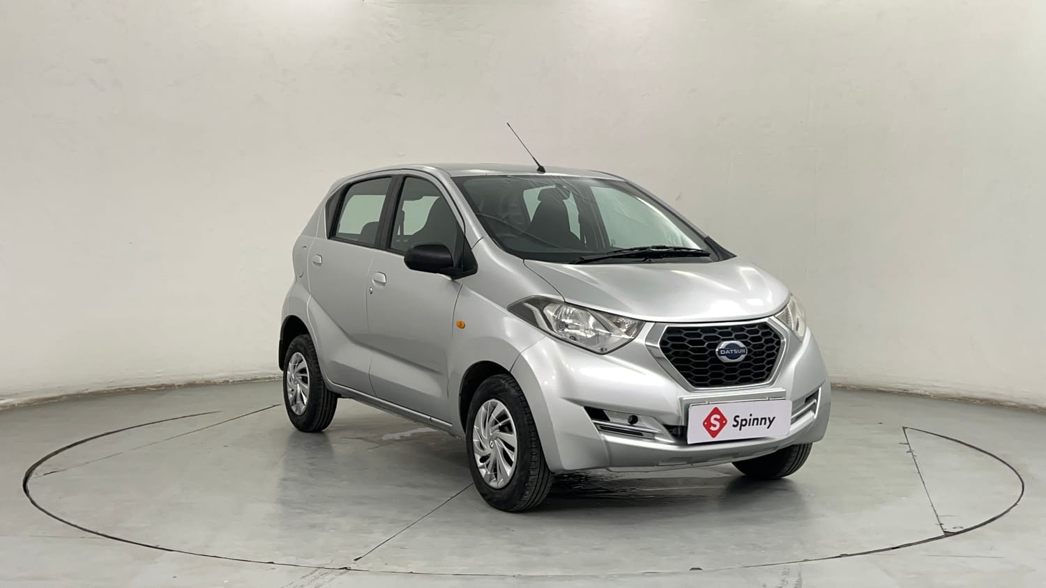 Used 2018 Datsun Redi-GO S Petrol Manual exterior RIGHT FRONT CORNER VIEW