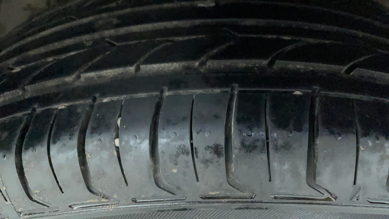 Used 2015 Hyundai Elite i20 Sportz 1.2 Petrol Manual tyres RIGHT REAR TYRE TREAD VIEW