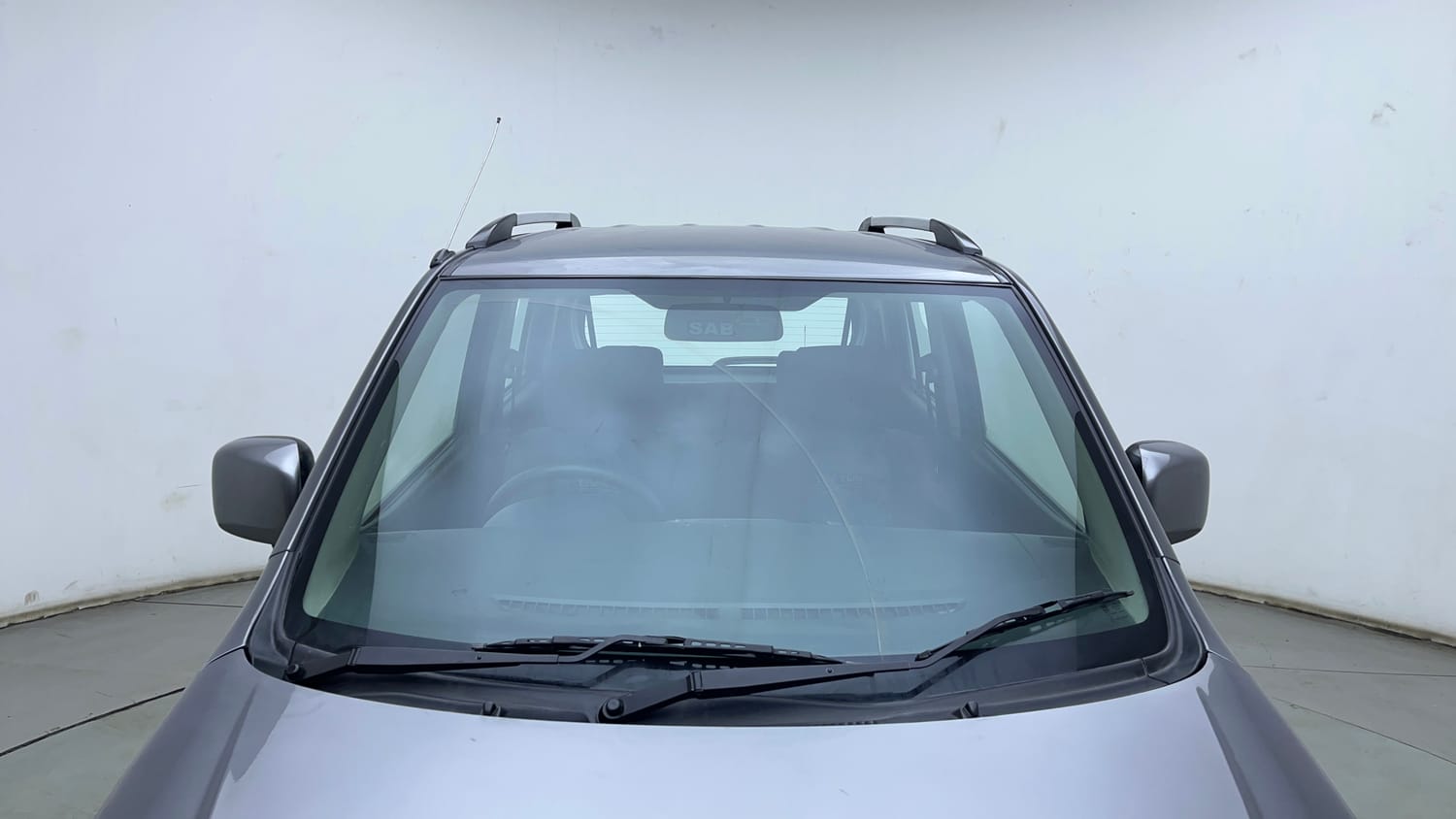 Used 2012 Maruti Suzuki Wagon R 1.0 VXi Petrol Manual exterior FRONT WINDSHIELD VIEW