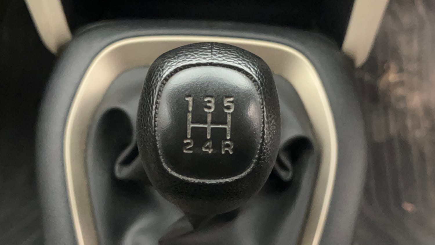 Used 2022 Hyundai Santro Sportz Petrol Manual interior GEAR  KNOB VIEW