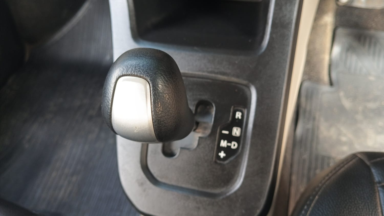 Used 2019 Maruti Suzuki Wagon R ZXi 1.2 AMT Petrol Automatic interior GEAR  KNOB VIEW